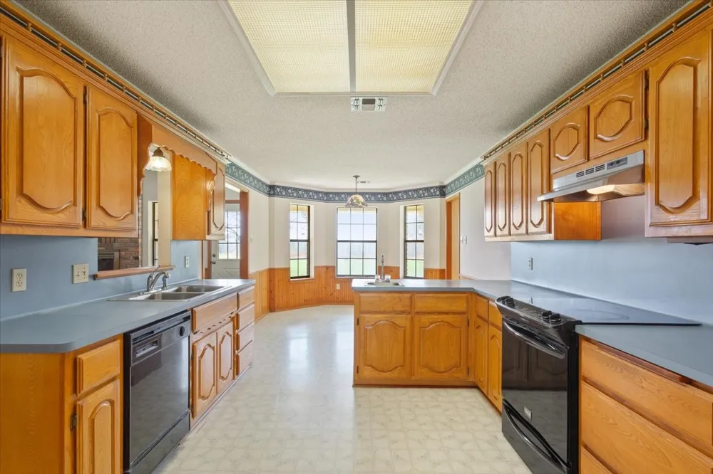 146 Indian Paint Brush Road Eddy, TX 76524