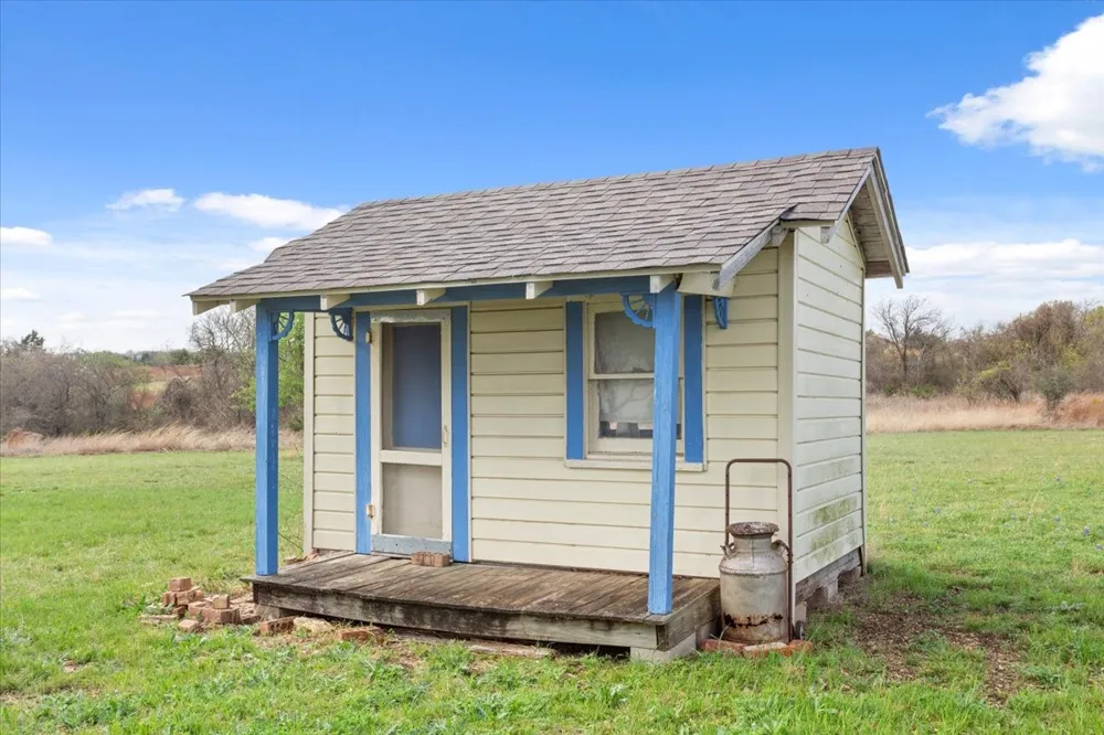 146 Indian Paint Brush Road Eddy, TX 76524