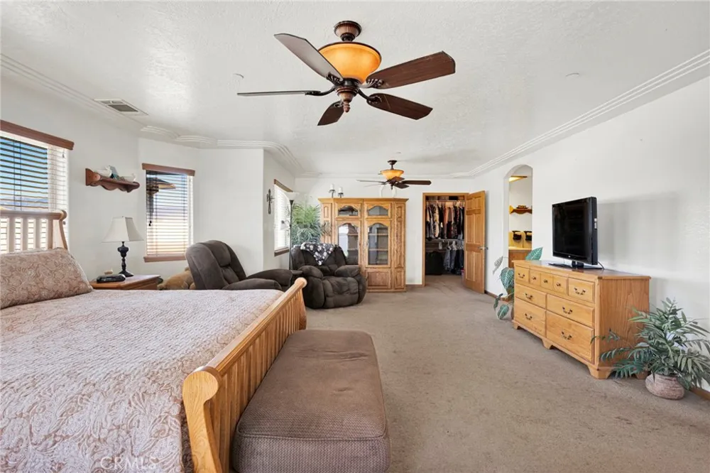 10525 Mono Phelan, CA 92392