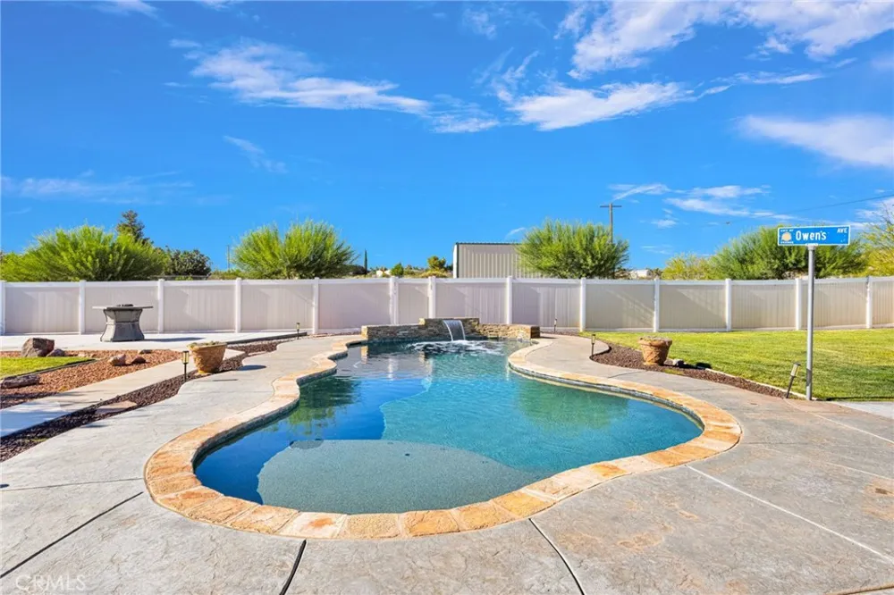 10525 Mono Phelan, CA 92392