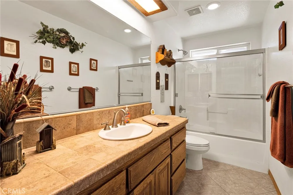 10525 Mono Phelan, CA 92392