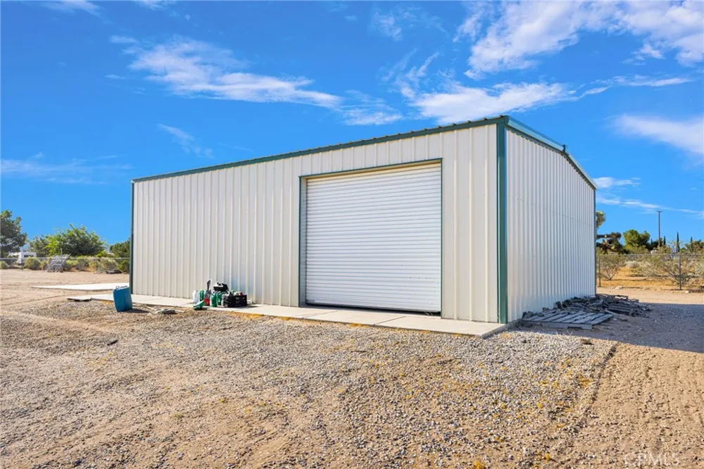 10525 Mono Phelan, CA 92392