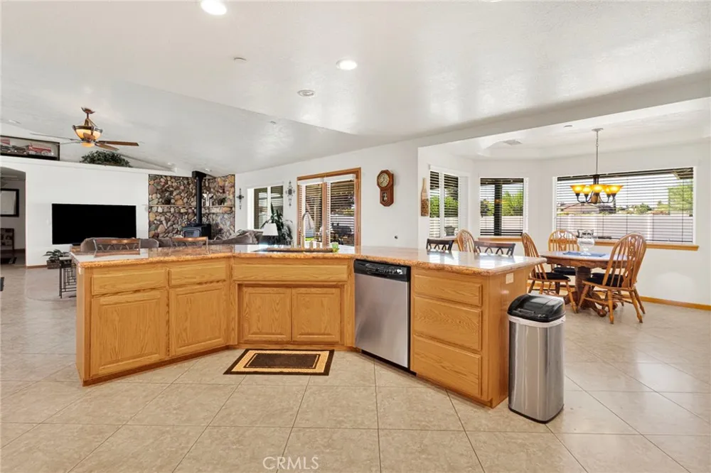 10525 Mono Phelan, CA 92392