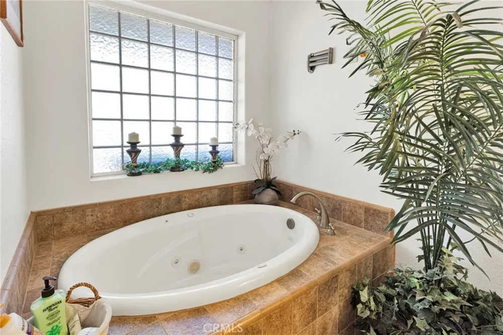 10525 Mono Phelan, CA 92392