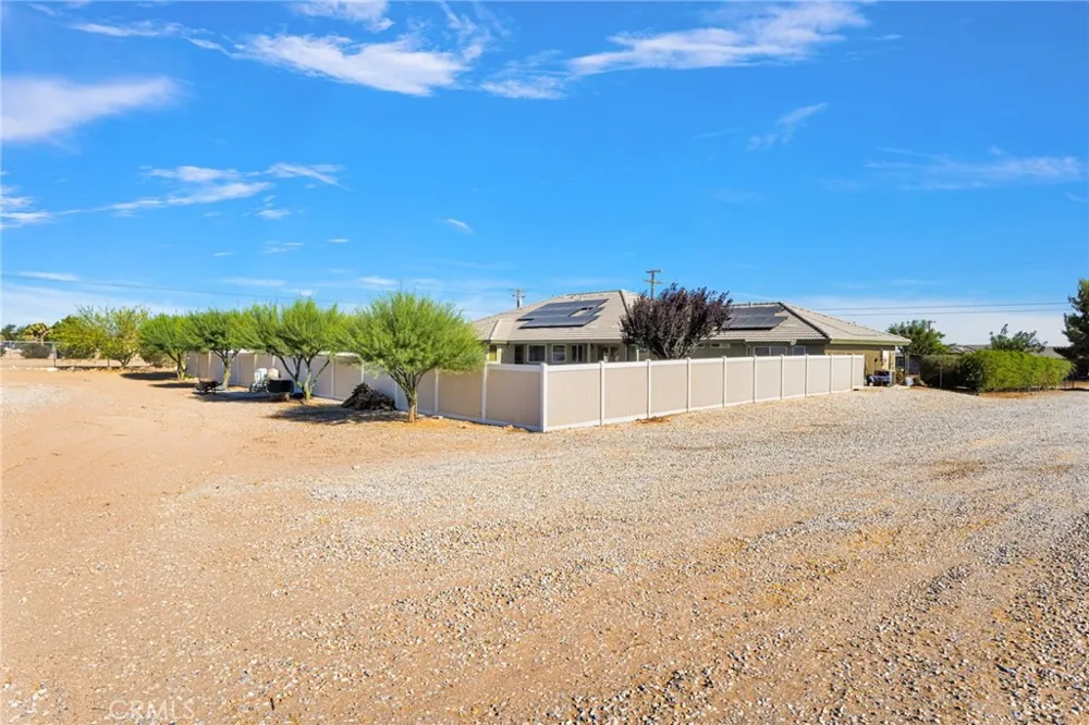 10525 Mono Phelan, CA 92392
