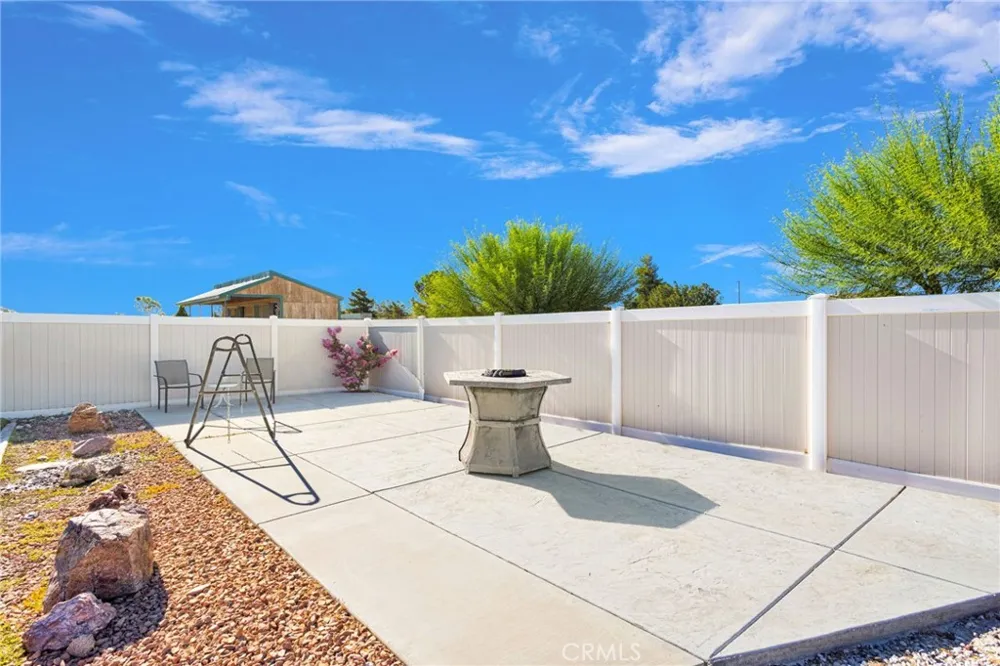 10525 Mono Phelan, CA 92392