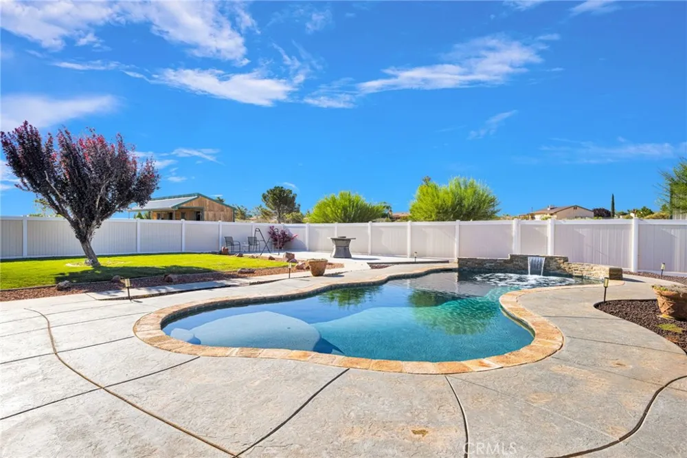10525 Mono Phelan, CA 92392