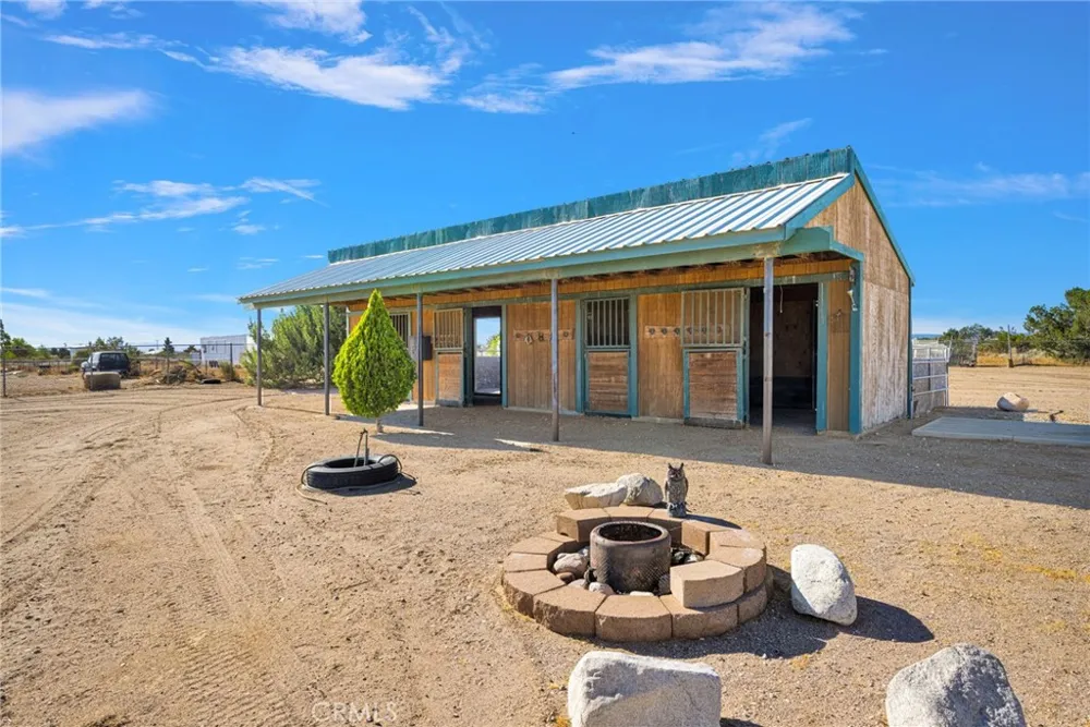 10525 Mono Phelan, CA 92392