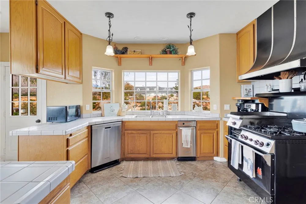 31120 Kelstar Hemet, CA 92544