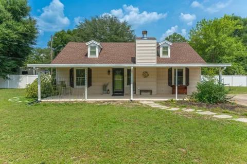 104 Stephens Lane