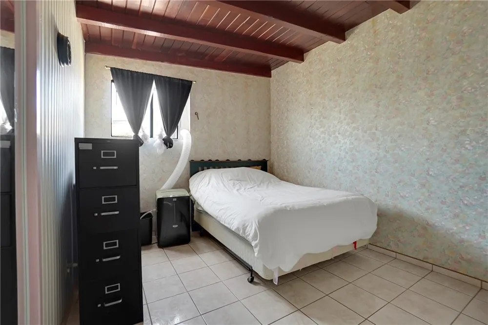806 W 132nd Gardena, CA 90247