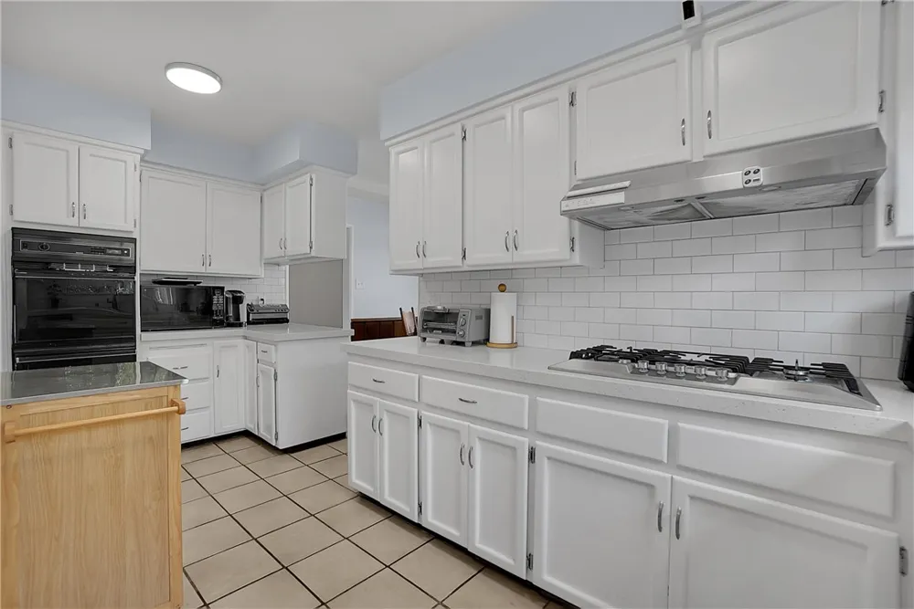 806 W 132nd Gardena, CA 90247