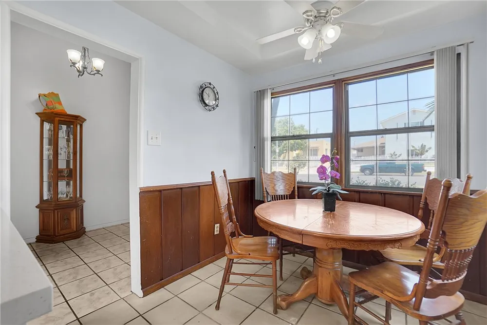 806 W 132nd Gardena, CA 90247