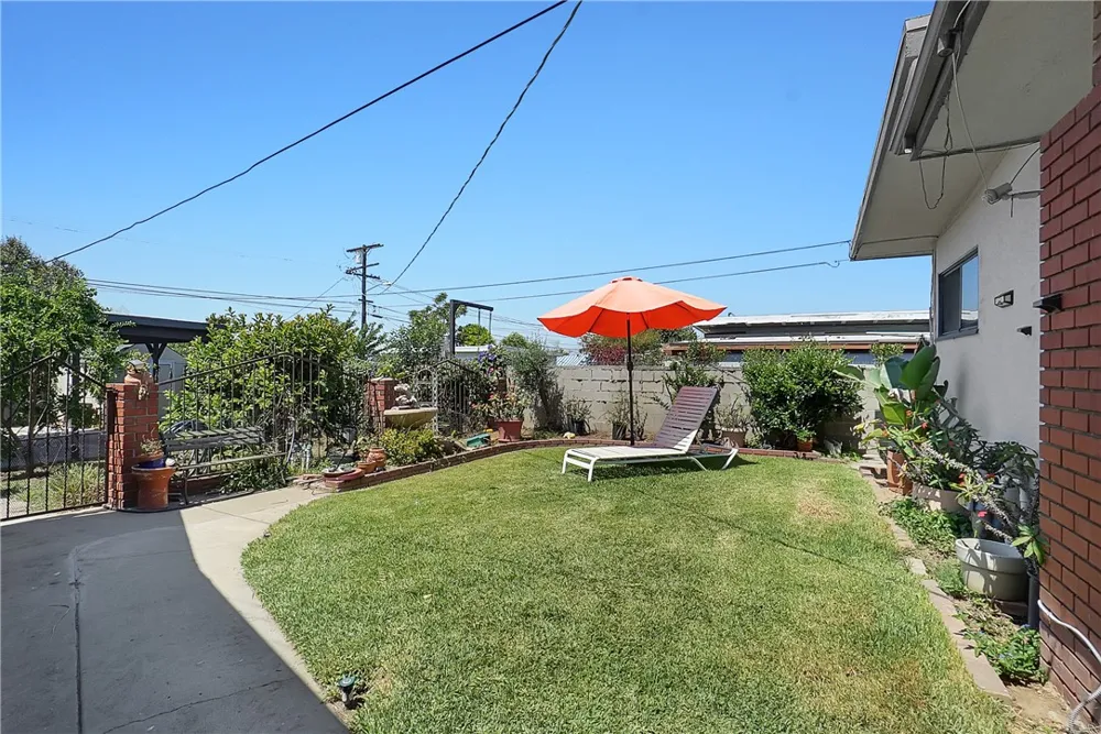 806 W 132nd Gardena, CA 90247