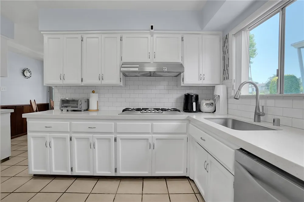 806 W 132nd Gardena, CA 90247
