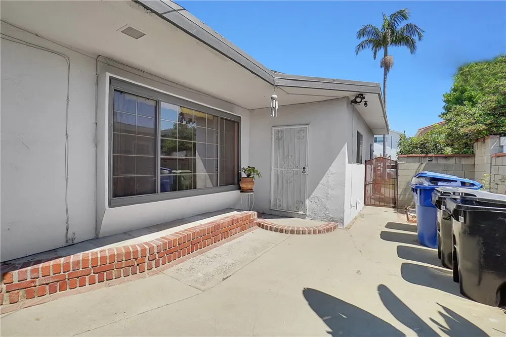 806 W 132nd Gardena, CA 90247