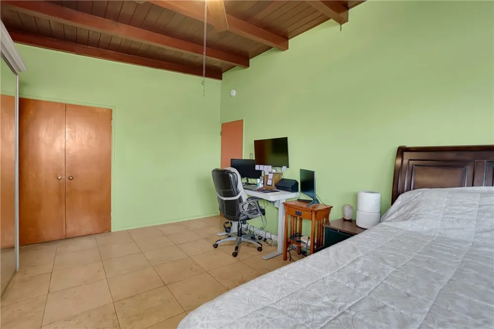 806 W 132nd Gardena, CA 90247