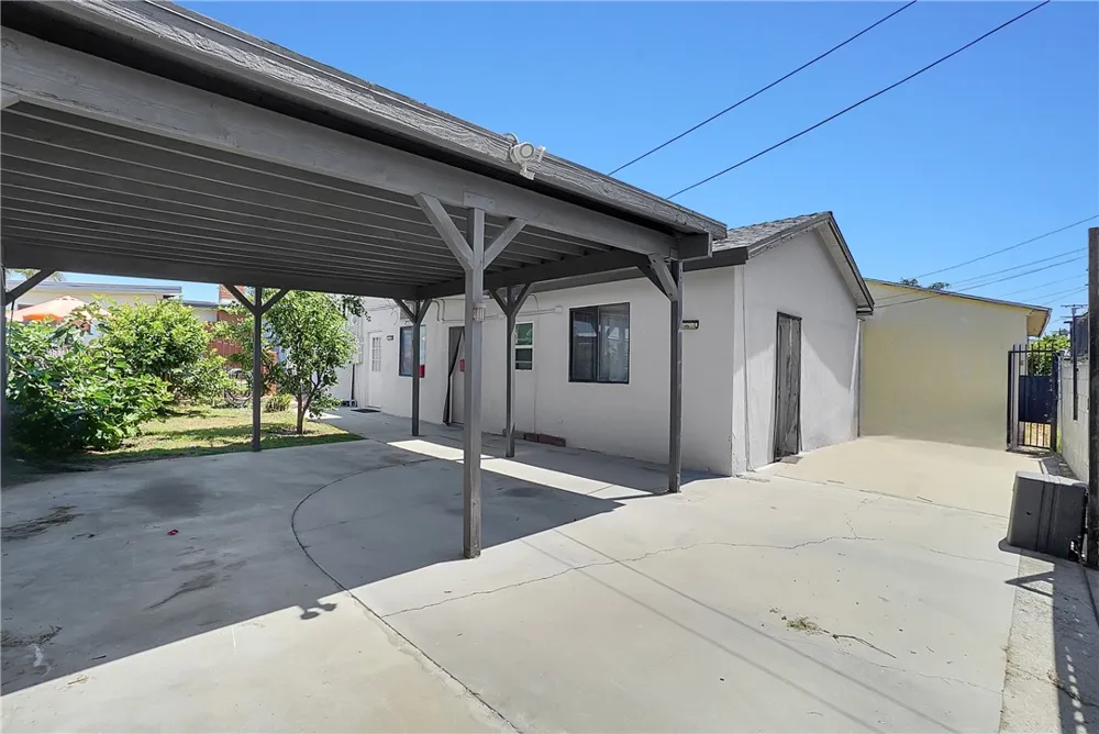 806 W 132nd Gardena, CA 90247