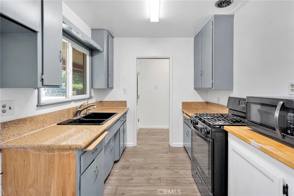 647 E 21st San Bernardino, CA 92404