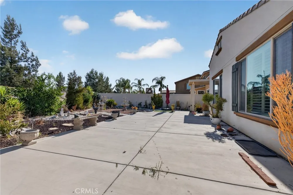 1065 Madera Perris, CA 92571