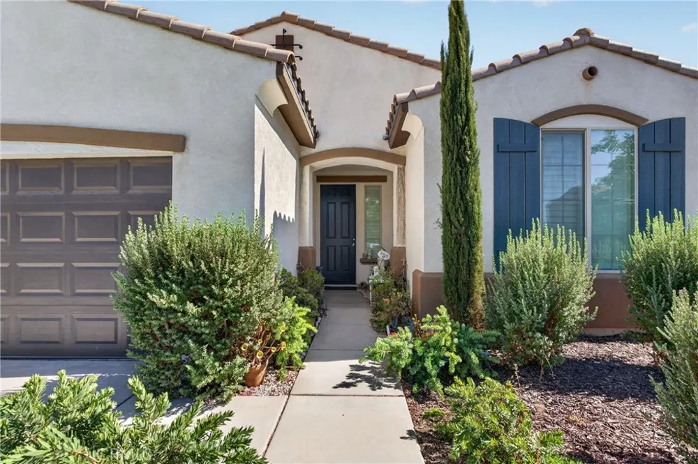 1065 Madera Perris, CA 92571