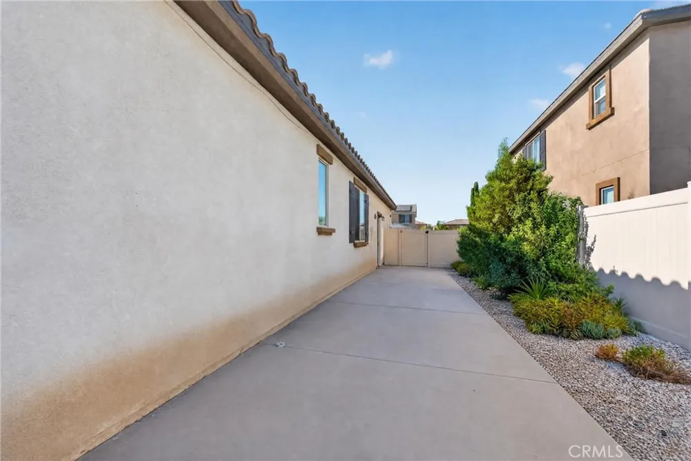 1065 Madera Perris, CA 92571