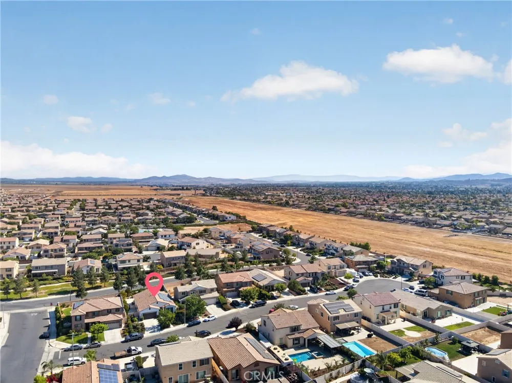 1065 Madera Perris, CA 92571
