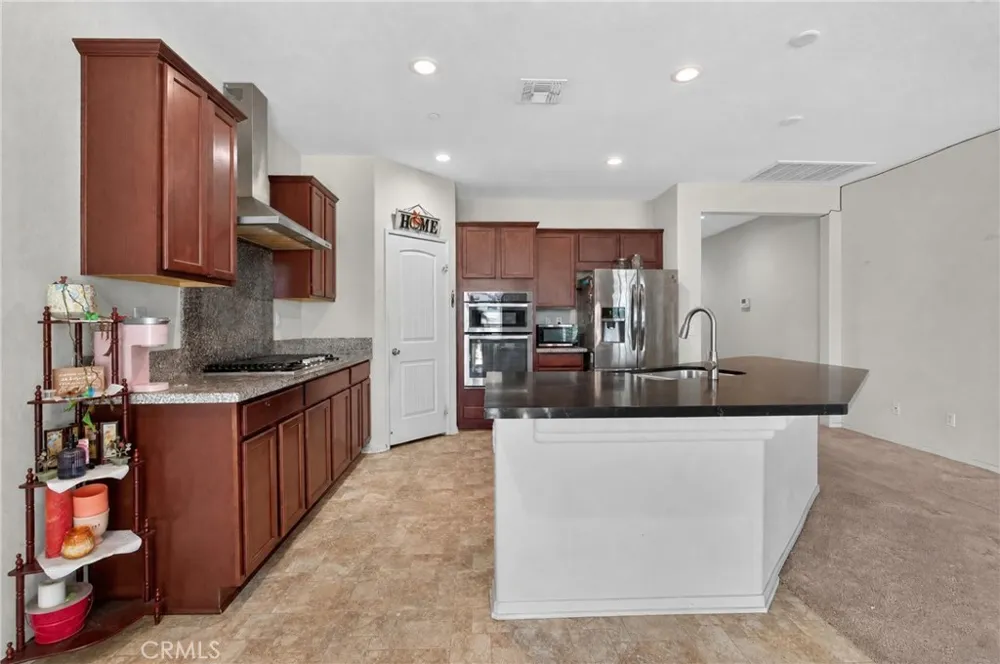 1065 Madera Perris, CA 92571