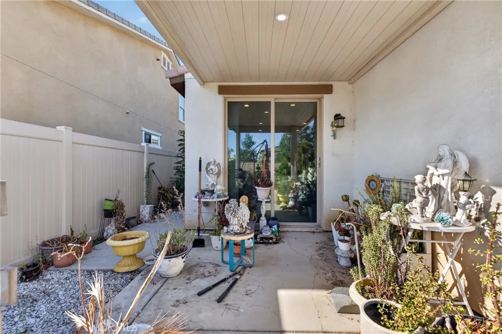 1065 Madera Perris, CA 92571