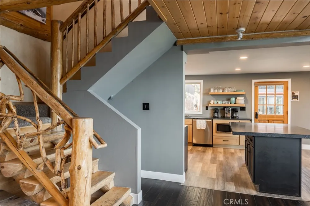 39955 North Shore Drive Fawnskin, CA 92333