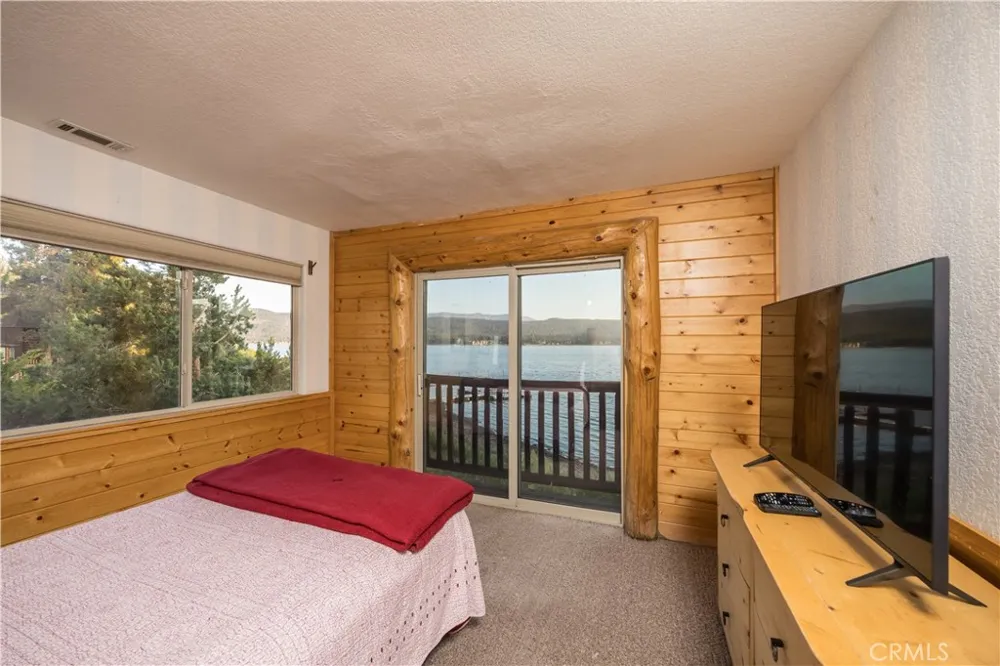 39955 North Shore Drive Fawnskin, CA 92333