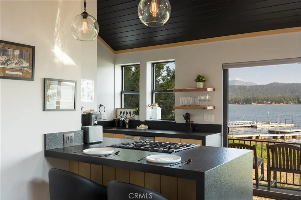 39955 North Shore Drive Fawnskin, CA 92333