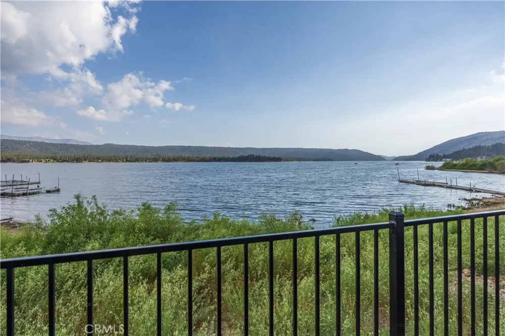 39955 North Shore Drive Fawnskin, CA 92333