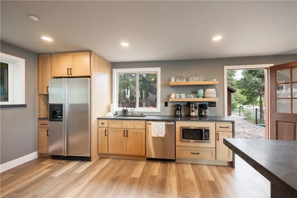39955 North Shore Drive Fawnskin, CA 92333