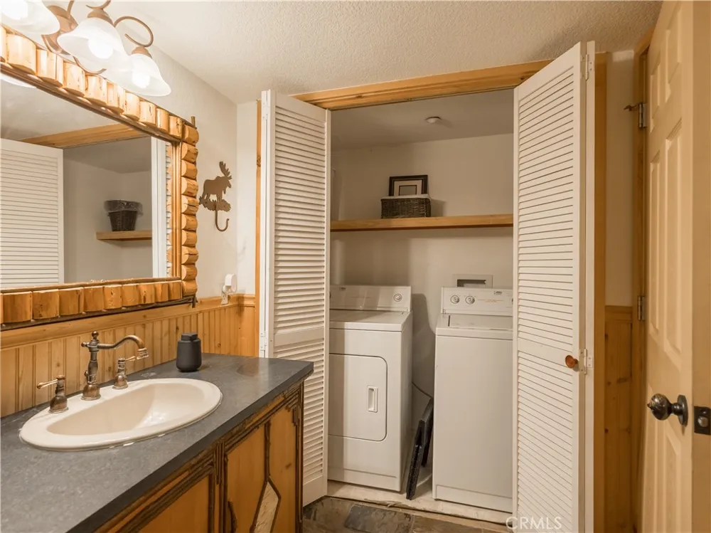 39955 North Shore Drive Fawnskin, CA 92333