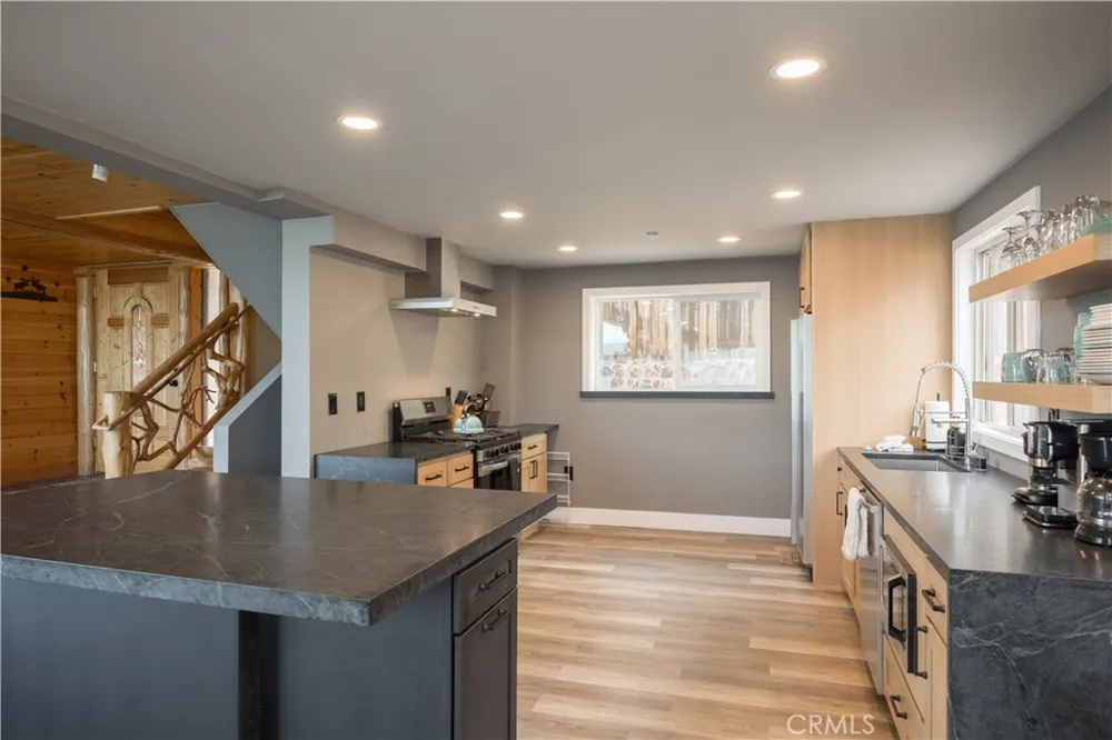 39955 North Shore Drive Fawnskin, CA 92333