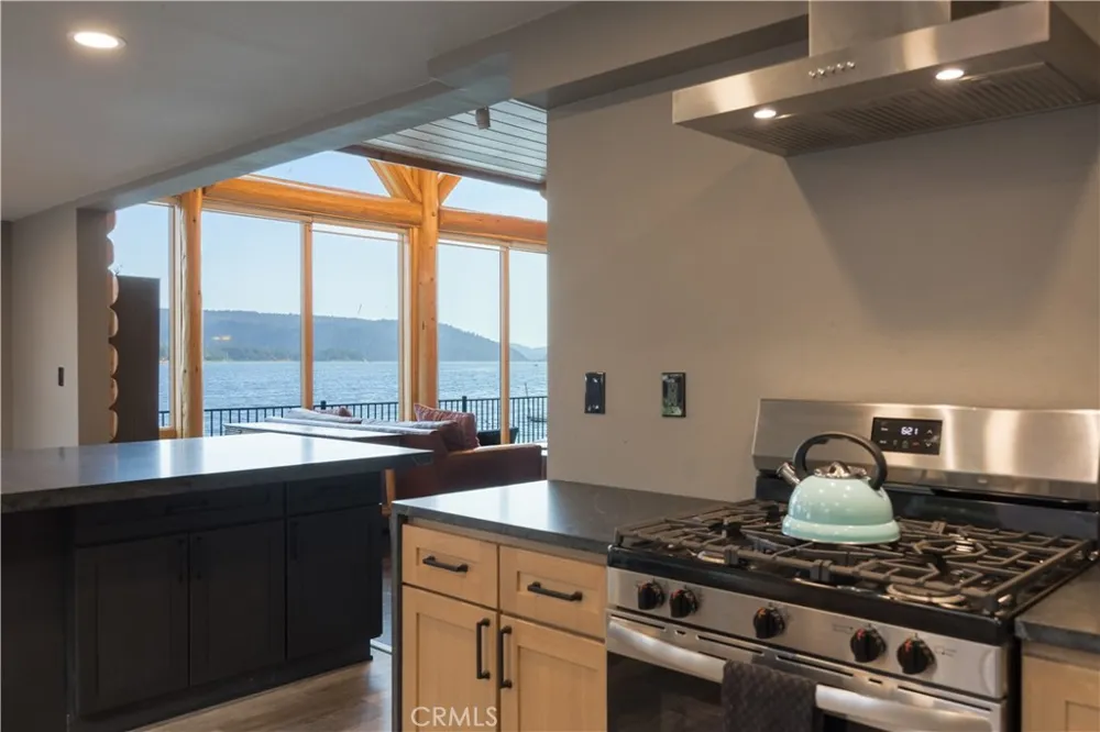 39955 North Shore Drive Fawnskin, CA 92333