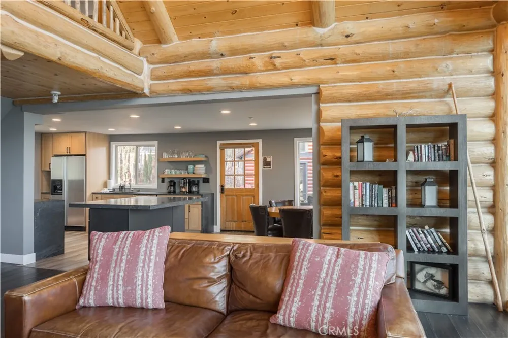 39955 North Shore Drive Fawnskin, CA 92333