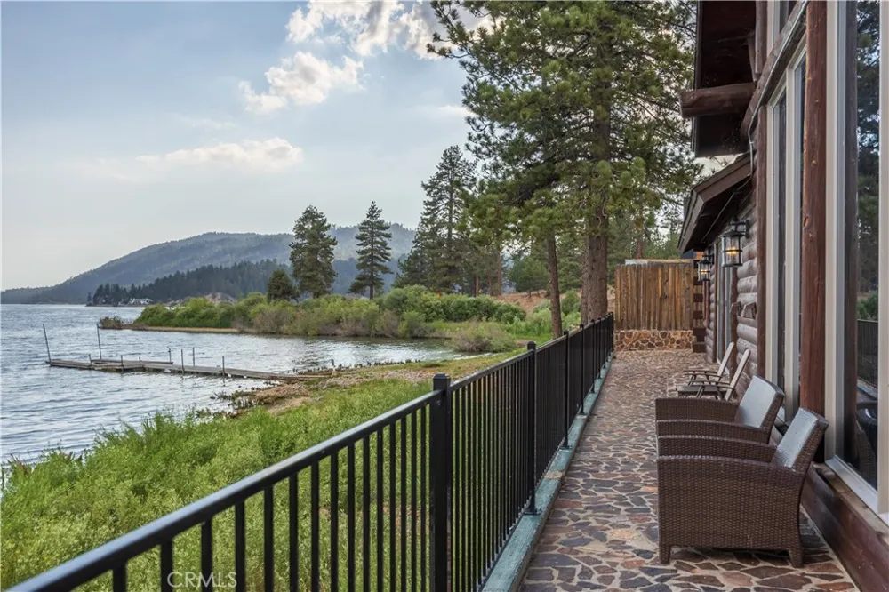 39955 North Shore Drive Fawnskin, CA 92333