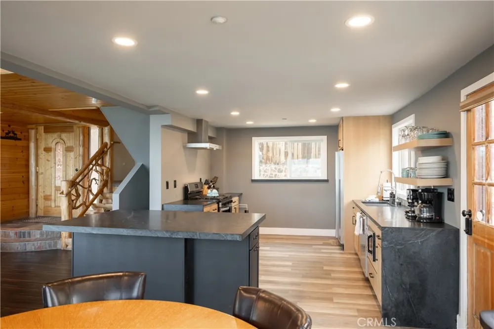 39955 North Shore Drive Fawnskin, CA 92333