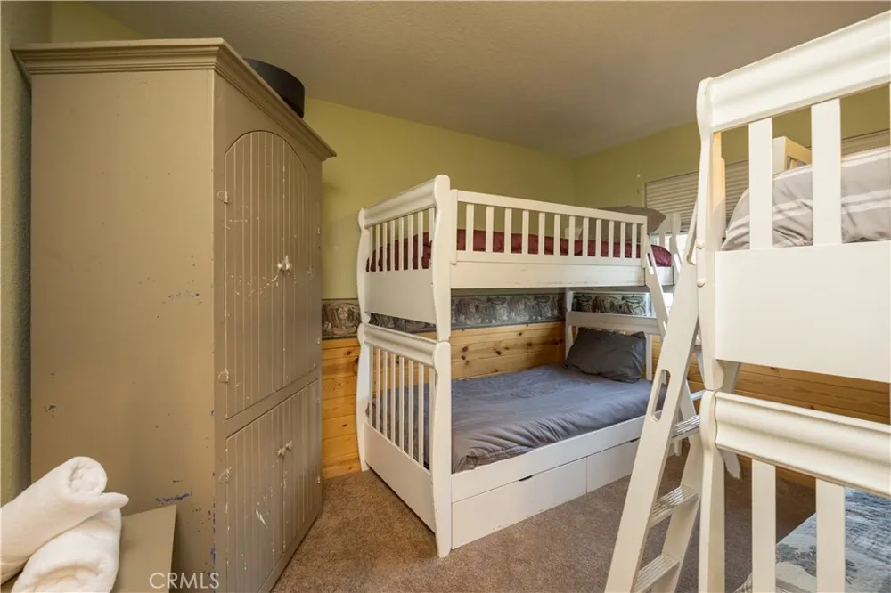 39955 North Shore Drive Fawnskin, CA 92333