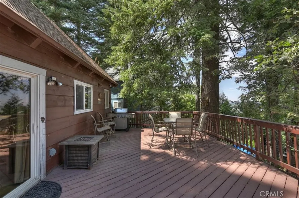 515 View Lake Arrowhead, CA 92352