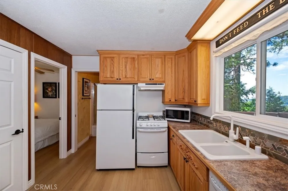 515 View Lake Arrowhead, CA 92352