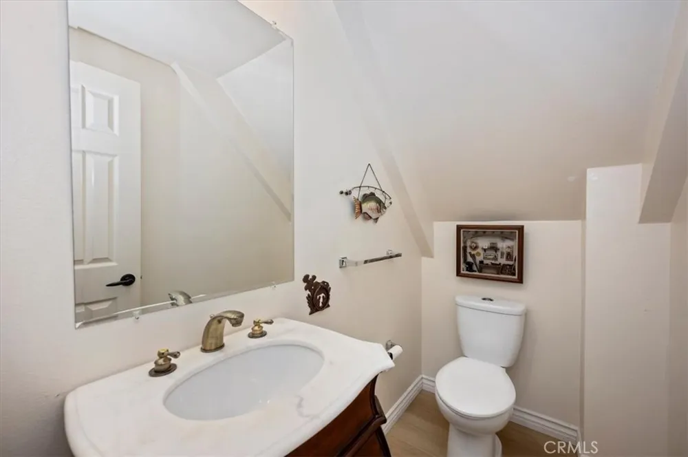 515 View Lake Arrowhead, CA 92352