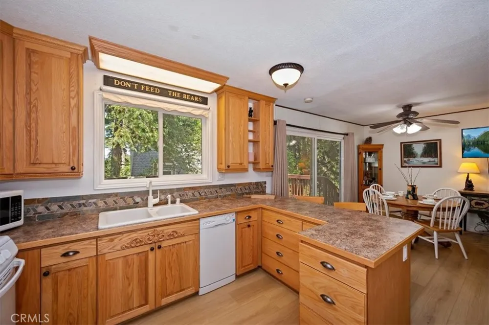 515 View Lake Arrowhead, CA 92352