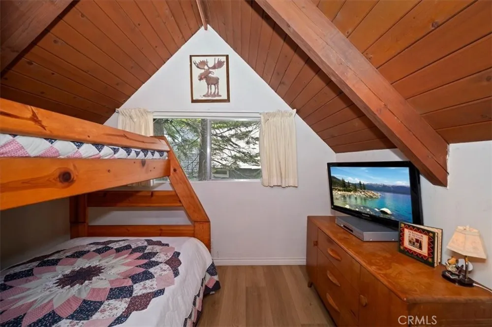 515 View Lake Arrowhead, CA 92352