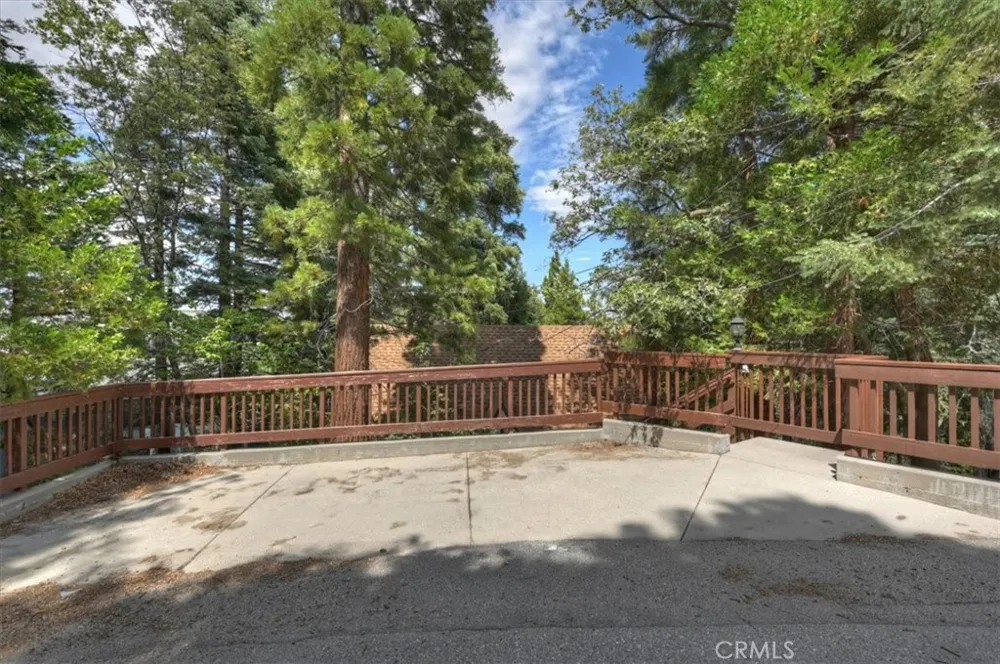 515 View Lake Arrowhead, CA 92352