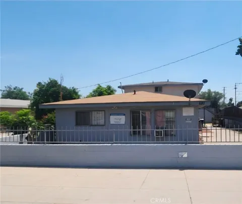 687 W 17th #4