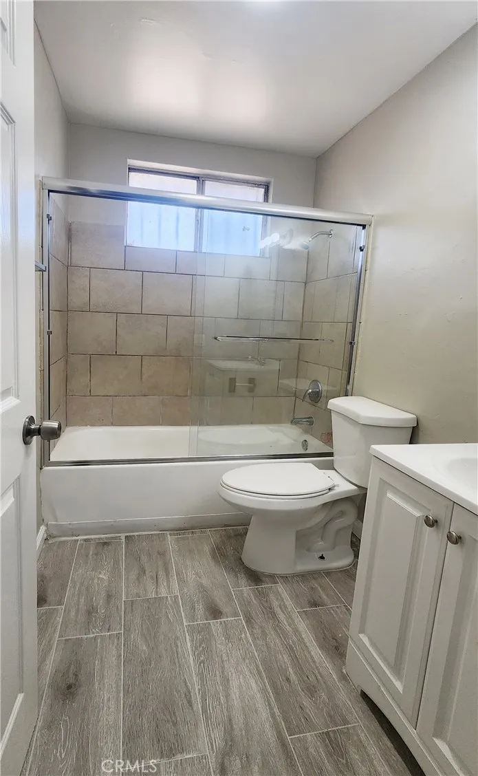 687 W 17th #4 San Bernardino, CA 92405