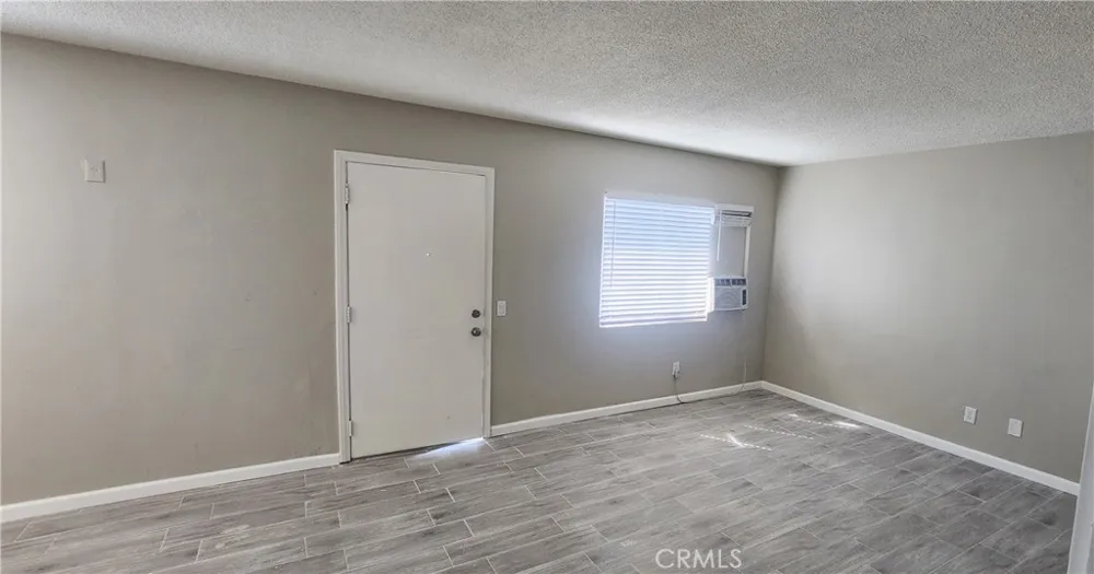 687 W 17th #4 San Bernardino, CA 92405